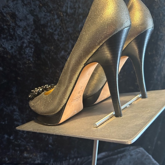 Coach - beautiful, classy and elegant heels - Picture 11 of 16